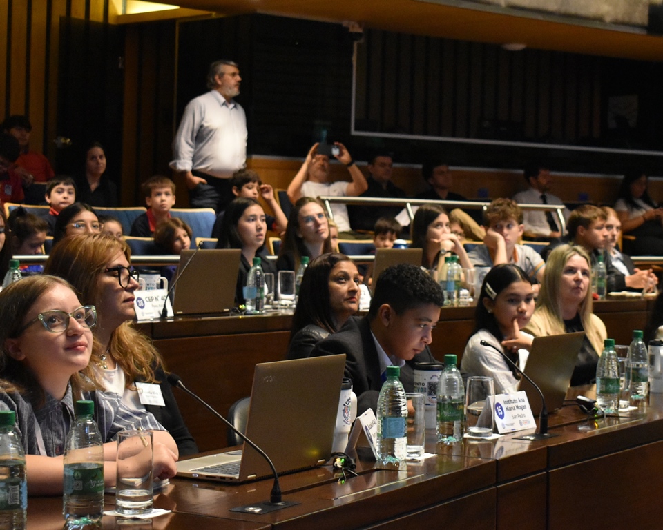 El primer Parlamento de Educación Disruptiva del país tuvo su sesión en la Legislatura 5 El primer Parlamento de Educación Disruptiva del país tuvo su sesión en la Legislatura imagen-4