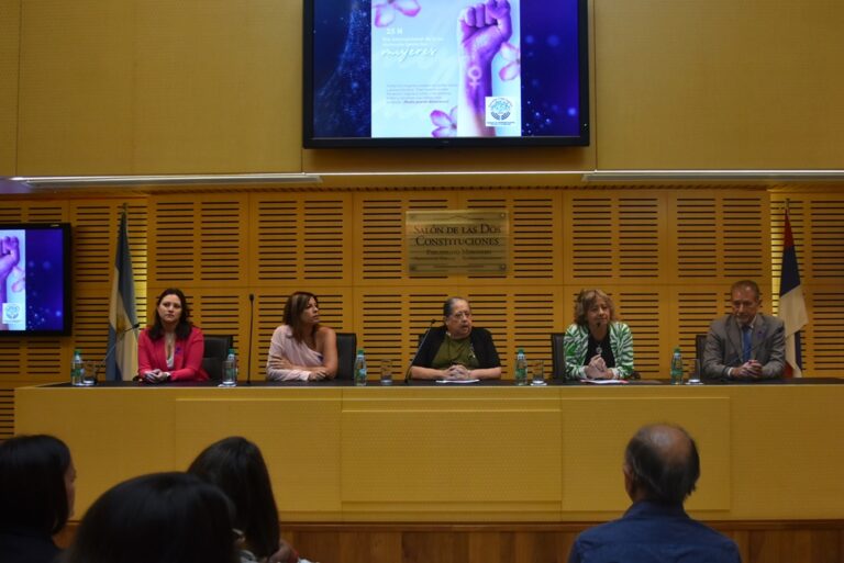 Legislatura: en Jornada de sensibilización y actualización advirtieron sobre el aumento de la violencia digital hacia mujeres con alta exposición pública imagen-34