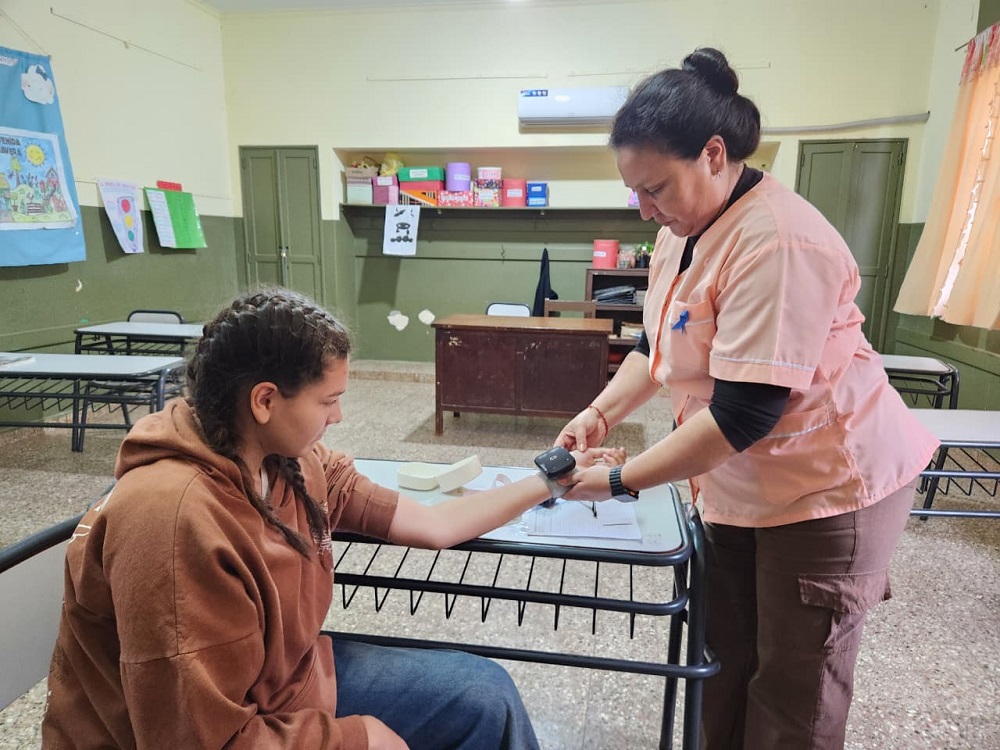 El programa “Estamos con Vos” llegó a Cerro Azul con atención médica, asesoramiento y múltiples servicios para los vecinos 5 El programa “Estamos con Vos” llegó a Cerro Azul con atención médica, asesoramiento y múltiples servicios para los vecinos imagen-4