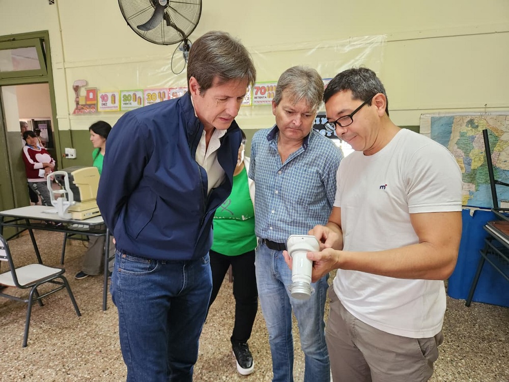 El programa “Estamos con Vos” llegó a Cerro Azul con atención médica, asesoramiento y múltiples servicios para los vecinos 13 El programa “Estamos con Vos” llegó a Cerro Azul con atención médica, asesoramiento y múltiples servicios para los vecinos imagen-12