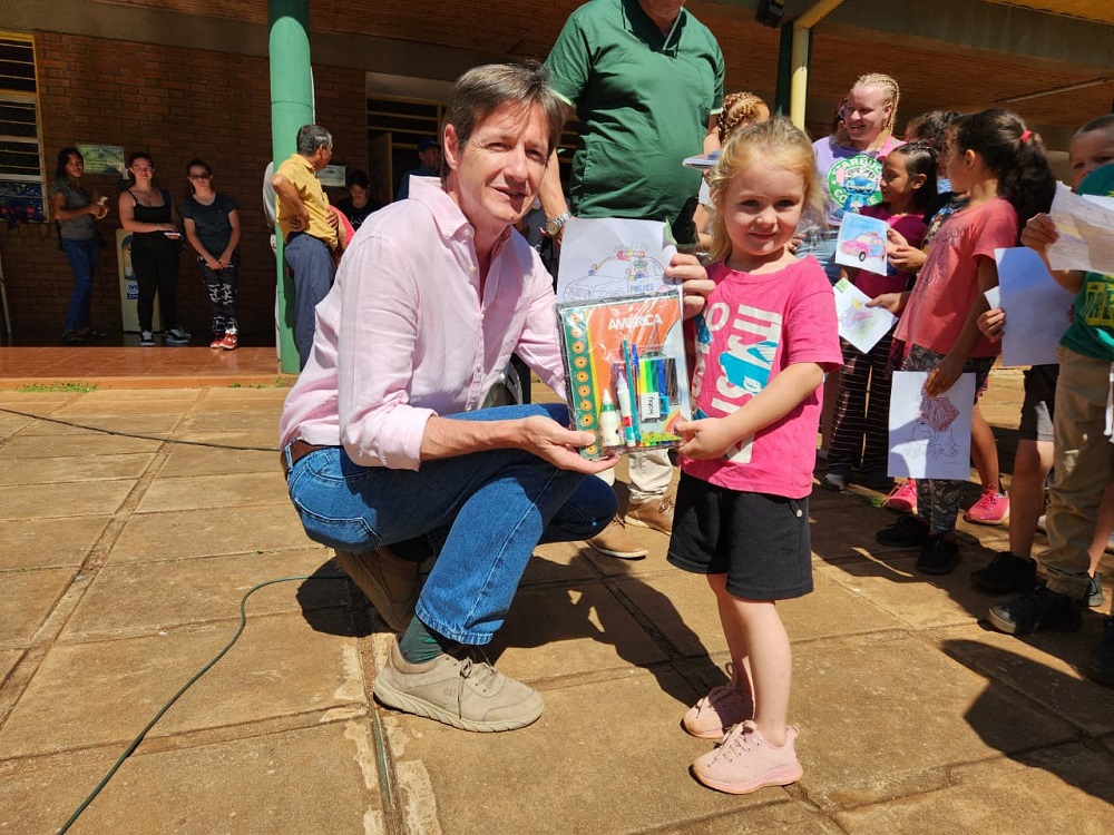 Con una gran convocatoria, Estamos con vos acercó servicios integrales en El Alcázar imagen-17