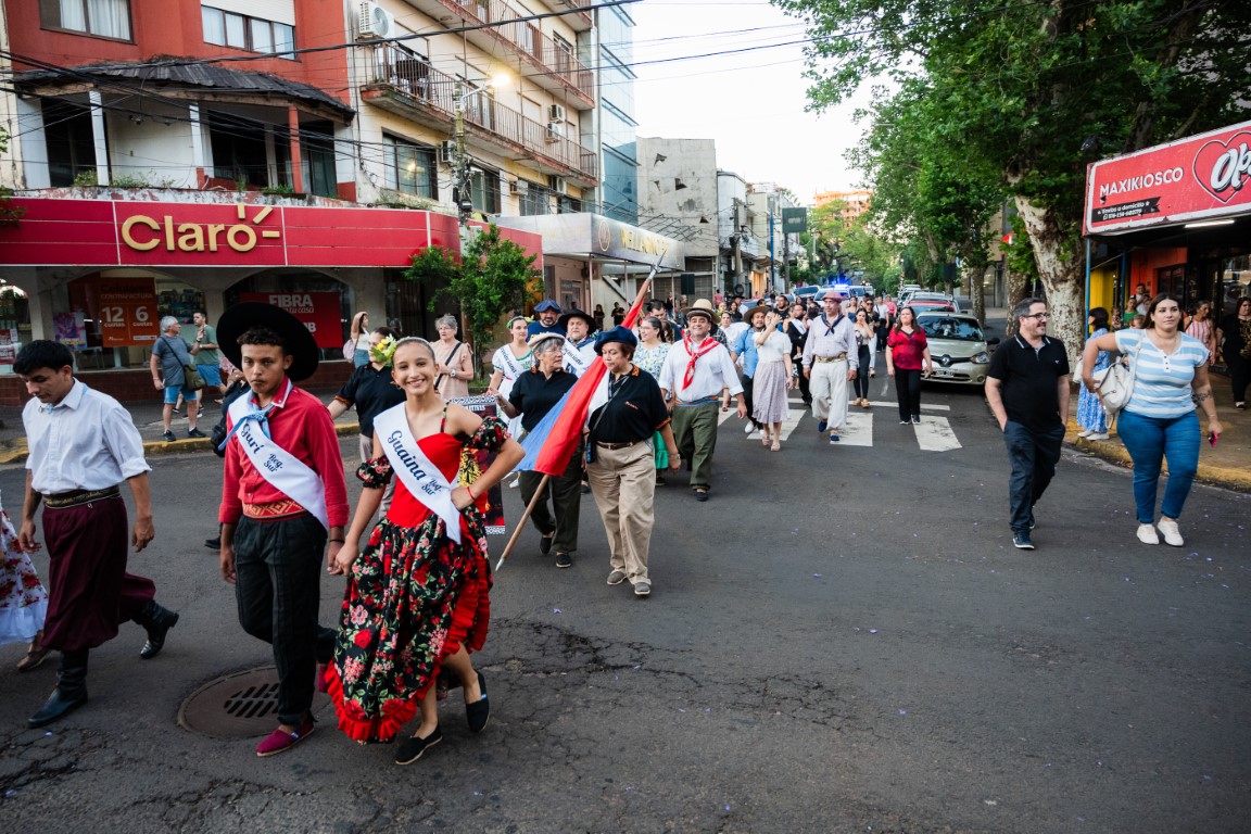 Posadas celebró la 3° Fiesta del Folklore Misionero con delegaciones de toda la provincia, danza, recitado y la elección de Provinciano y Provinciana 2025 3 Posadas celebró la 3° Fiesta del Folklore Misionero con delegaciones de toda la provincia, danza, recitado y la elección de Provinciano y Provinciana 2025 imagen-2