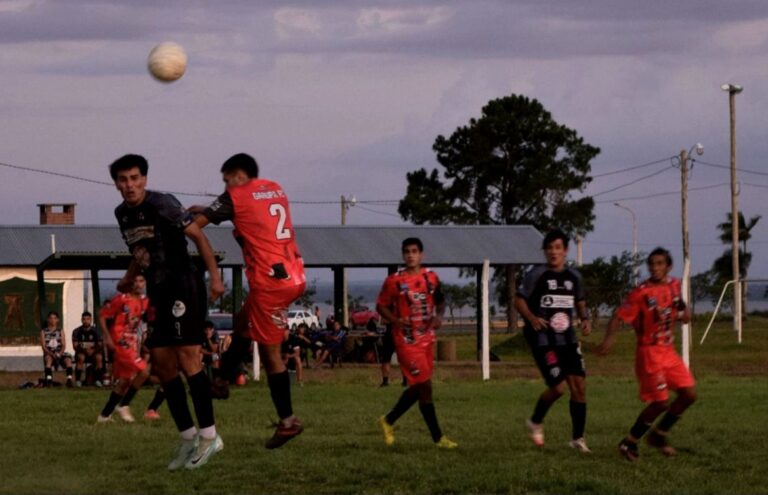 Fútbol Posadeño: victorias de Garupá F.C. y Colectiveros imagen-41