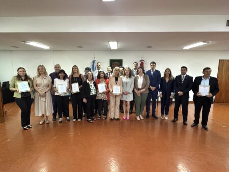 Emotivo acto de reconocimiento a funcionarios y agentes judiciales en el Edificio de Tribunales imagen-6