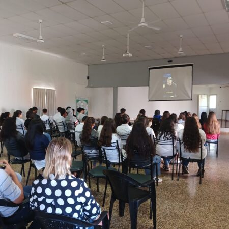 El Programa de Juego Responsable recorrió Capioví y Almafuerte con propuestas para reflexionar sobre el uso de pantallas y la toma de decisiones imagen-9