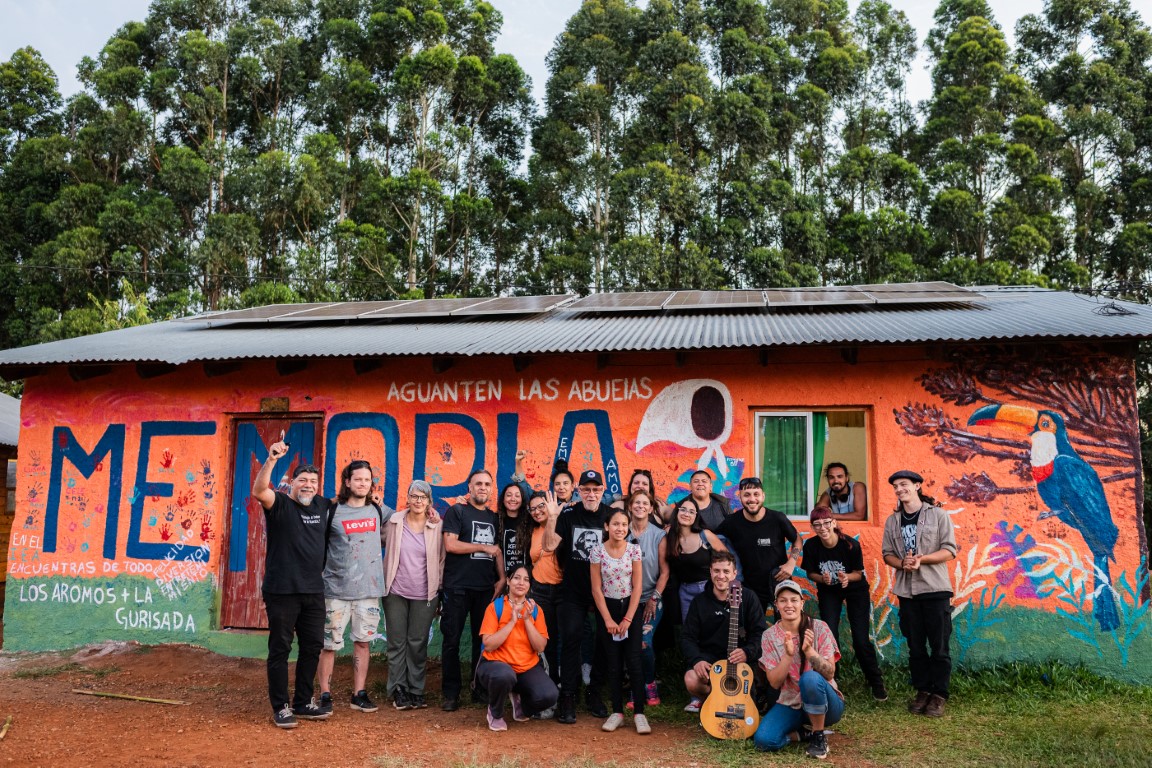 La sonrisa de la cultura: Dos Hermanas celebró una jornada inolvidable junto a León Gieco 3 La sonrisa de la cultura: Dos Hermanas celebró una jornada inolvidable junto a León Gieco imagen-2