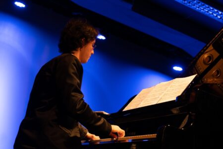 Nazareno Magan Huntter y Esteban Gamaliel protagonizan “El Piano a través de los Siglos”, una propuesta del Ciclo Solistas y Conjuntos de Cámara imagen-6