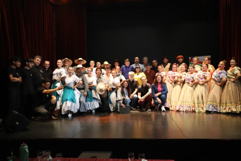 Con la preselección de Aristóbulo del Valle, arrancó el “Camino al Festival del Litoral” Con la preselección de Aristóbulo del Valle, arrancó el “Camino al Festival del Litoral” imagen-45