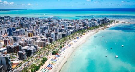 Pese a la suba del dólar, por segundo año consecutivo es más barato viajar a Brasil que a la Patagonia imagen-10