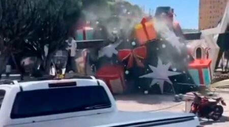 Brasil: murió aplastado por una grúa que instalaba un árbol de navidad gigante Brasil: murió aplastado por una grúa que instalaba un árbol de navidad gigante imagen-4