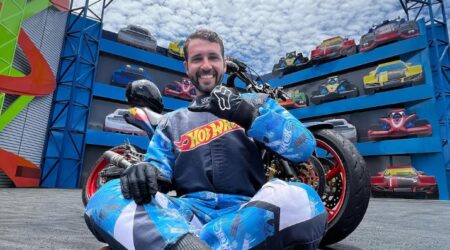 Tragedia en el motociclismo: murió un piloto en un show de acrobacias tras impactar contra una rampa en el parque brasileño Beto Carrero World imagen-45