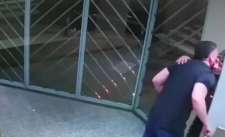 Un misionero fue apuñalado por "viudos negros" en Palermo: "Uno me dijo que tenía que morir" imagen-10