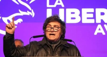 Javier Milei recibe en Casa Rosada a los diputados electos de La Libertad Avanza imagen-8