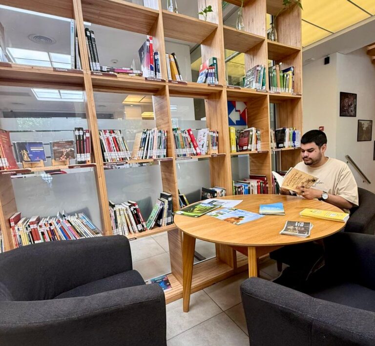 Tercer aniversario de la sede de la Biblioteca Pública De Las Misiones en Buenos Aires imagen-23