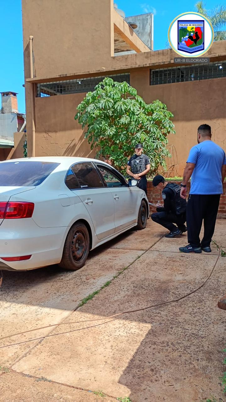 Detuvieron a un prófugo buscado por estafas, narcotráfico y otros delitos en Eldorado 3 Detuvieron a un prófugo buscado por estafas, narcotráfico y otros delitos en Eldorado imagen-2