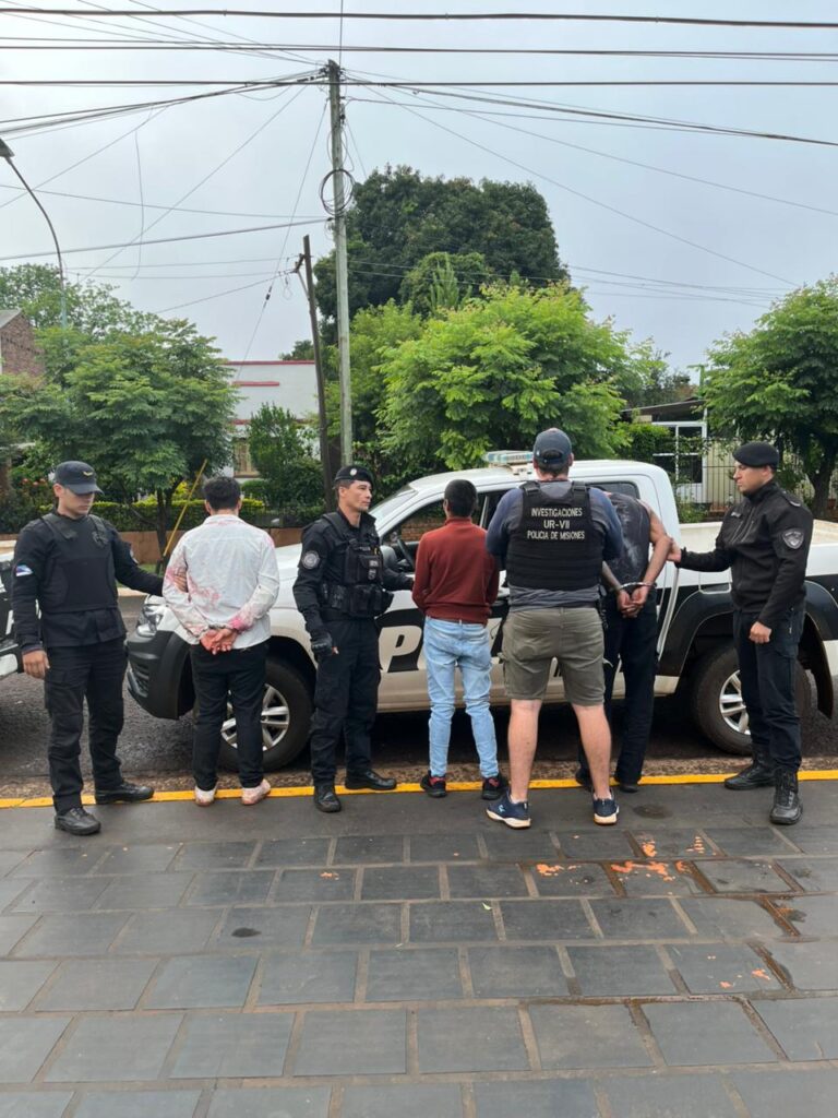 Tres detenidos por golpear y lesionar a otro en un local nocturno de Apóstoles imagen-35