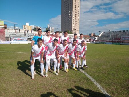 Fútbol: Guaraní se recuperó con una goleada Fútbol: Guaraní se recuperó con una goleada imagen-6