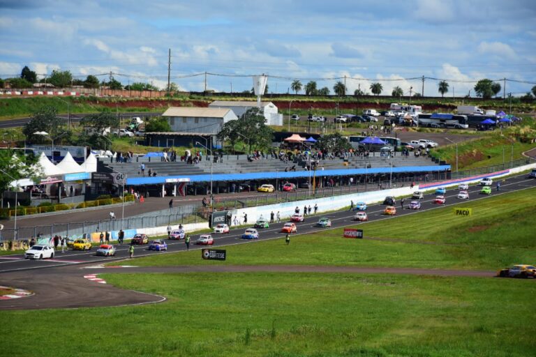 Automovilismo: pasó la 7ma fecha del Misionero de Pista sin definir campeones imagen-27