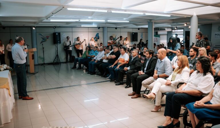 Posadas homenajeó a municipales por sus 25 años de servicio imagen-11