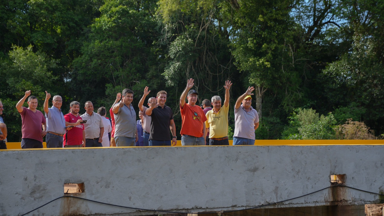 El Gobernador inauguró el puente de hormigón sobre el arroyo Santa María, en el paraje La Corita imagen-14