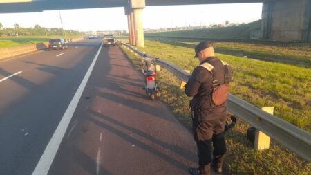 Despiste de motocicleta dejó dos personas lesionadas en Posadas Despiste de motocicleta dejó dos personas lesionadas en Posadas imagen-10