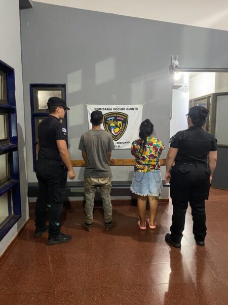 La Policía demoró a una menor, detuvo a su madre y a su hermano por el violento ataque a una mujer en Posadas La Policía demoró a una menor, detuvo a su madre y a su hermano por el violento ataque a una mujer en Posadas imagen-6