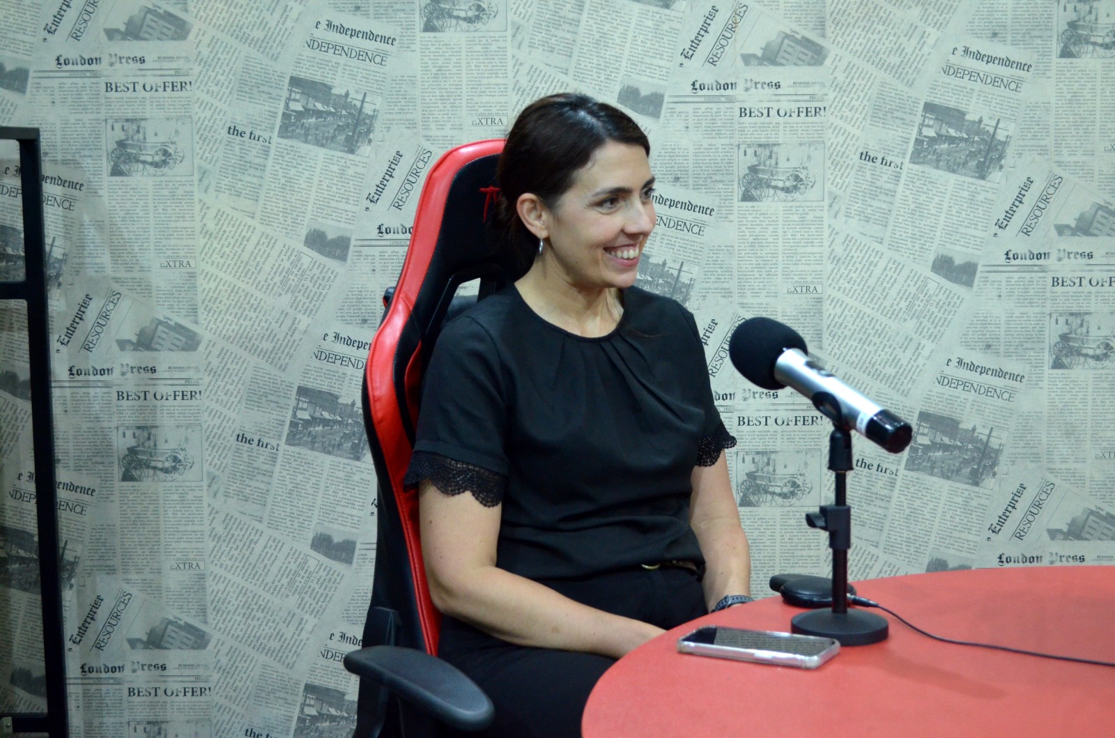 Entre normas de celulares, participación familiar y diversidad estudiantil: la directora del IPESMI explicó cómo se implementaron nuevas estrategias en el instituto imagen-2