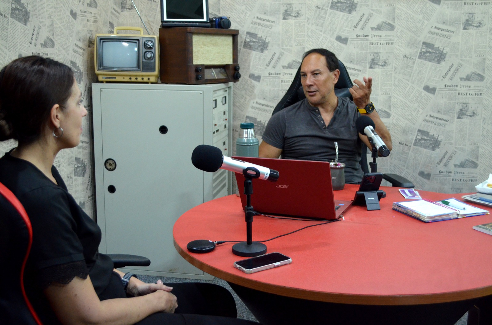 Entre normas de celulares, participación familiar y diversidad estudiantil: la directora del IPESMI explicó cómo se implementaron nuevas estrategias en el instituto imagen-12