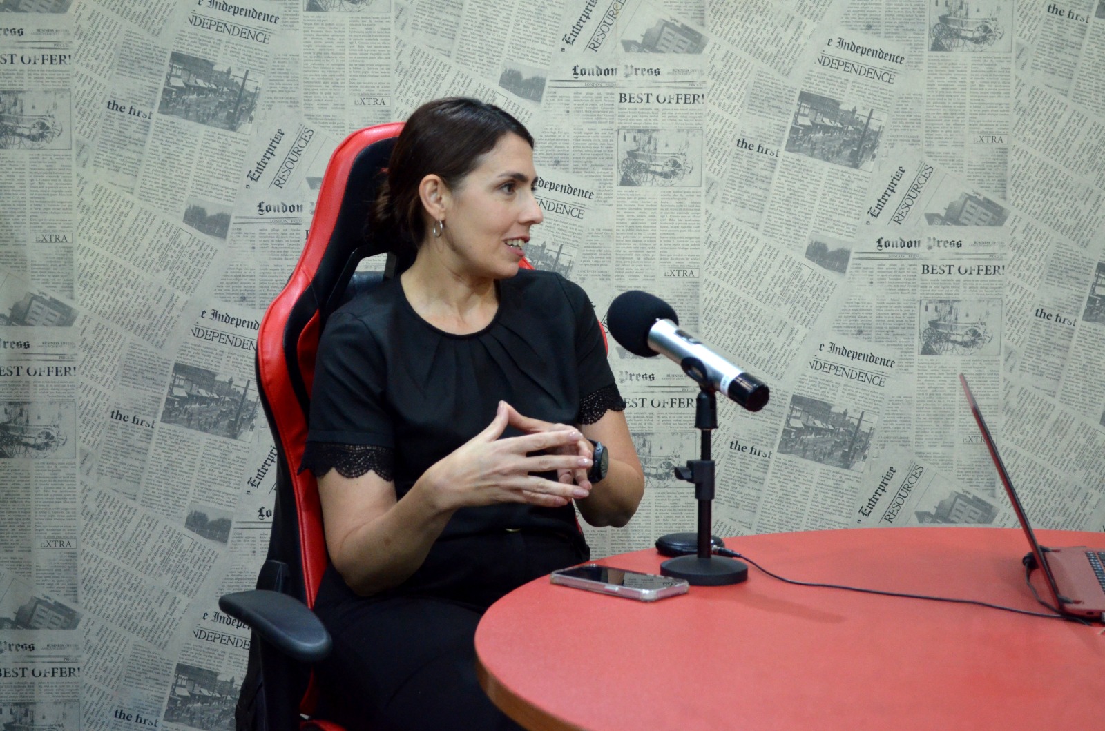 Entre normas de celulares, participación familiar y diversidad estudiantil: la directora del IPESMI explicó cómo se implementaron nuevas estrategias en el instituto imagen-8