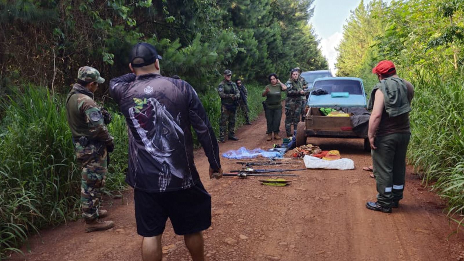 Refuerzan controles en el Lago Urugua-í para garantizar el cumplimiento de la veda de pesca 3 Refuerzan controles en el Lago Urugua-í para garantizar el cumplimiento de la veda de pesca imagen-2