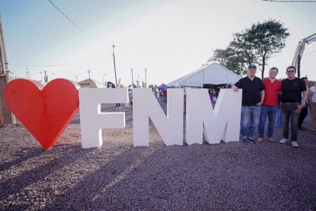 Passalacqua inauguró en San Vicente la 40ta Fiesta Nacional de la Madera, que «dignifica a todo un sector productivo de la provincia» Passalacqua inauguró en San Vicente la 40ta Fiesta Nacional de la Madera, que "dignifica a todo un sector productivo de la provincia" imagen-22