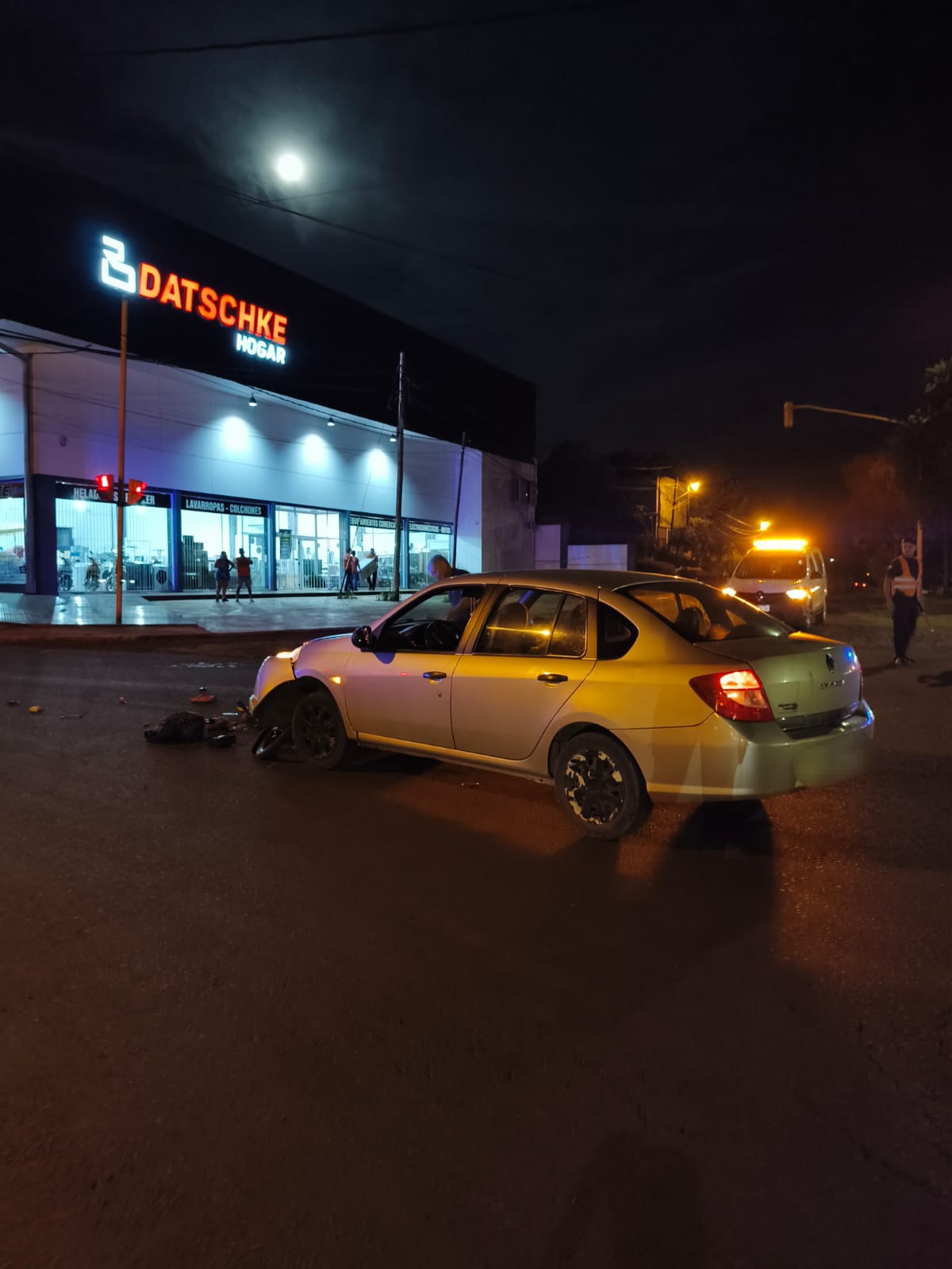 Una joven falleció y un adolescente resultó gravemente herido tras un siniestro vial en Wanda imagen-2