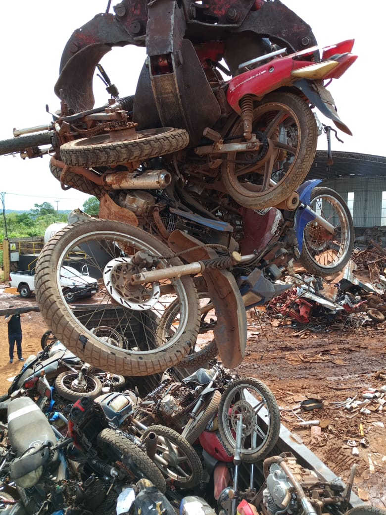 El Municipio de Alem avanza con la compactación de motos retenidas y abandonadas 5 El Municipio de Alem avanza con la compactación de motos retenidas y abandonadas imagen-4