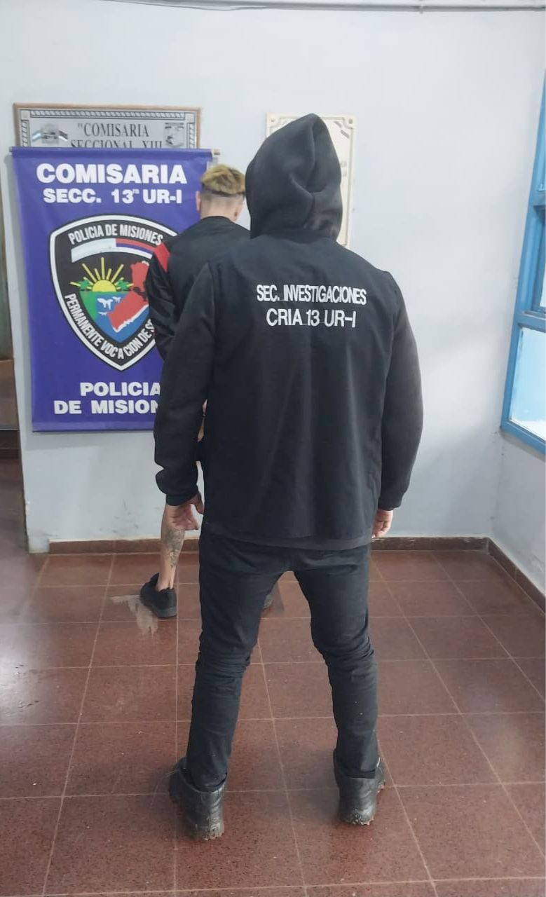 Violento desorden en la Chacra 145 dejó dos policías lesionados y un detenido 9 Violento desorden en la Chacra 145 dejó dos policías lesionados y un detenido imagen-8