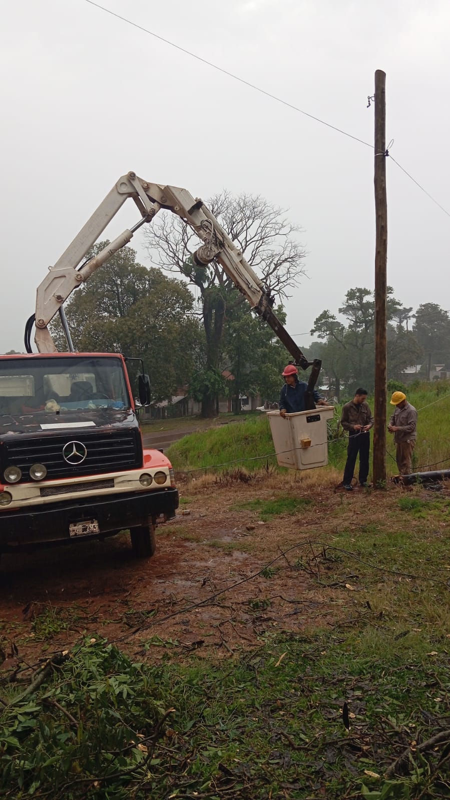 Operativo de Emergencia de Energía de Misiones por fuertes tormentas imagen-2