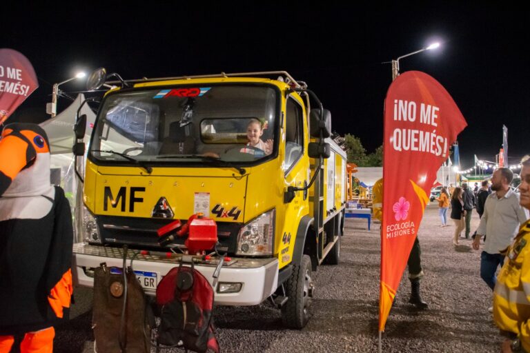 Ecología lanzó la campaña “No Me Quemés” en la Fiesta Nacional de la Madera imagen-2