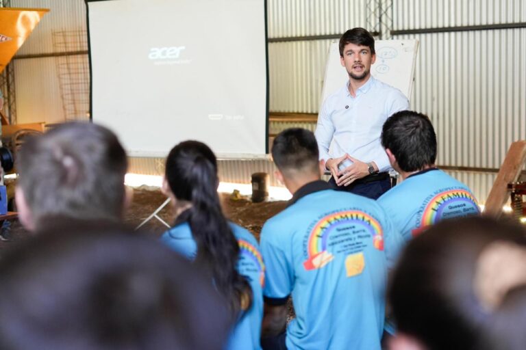 Romero Spinelli promueve la capacitación de los productores para mejorar la competitividad de la Cuenca Lechera del Alto Uruguay imagen-10