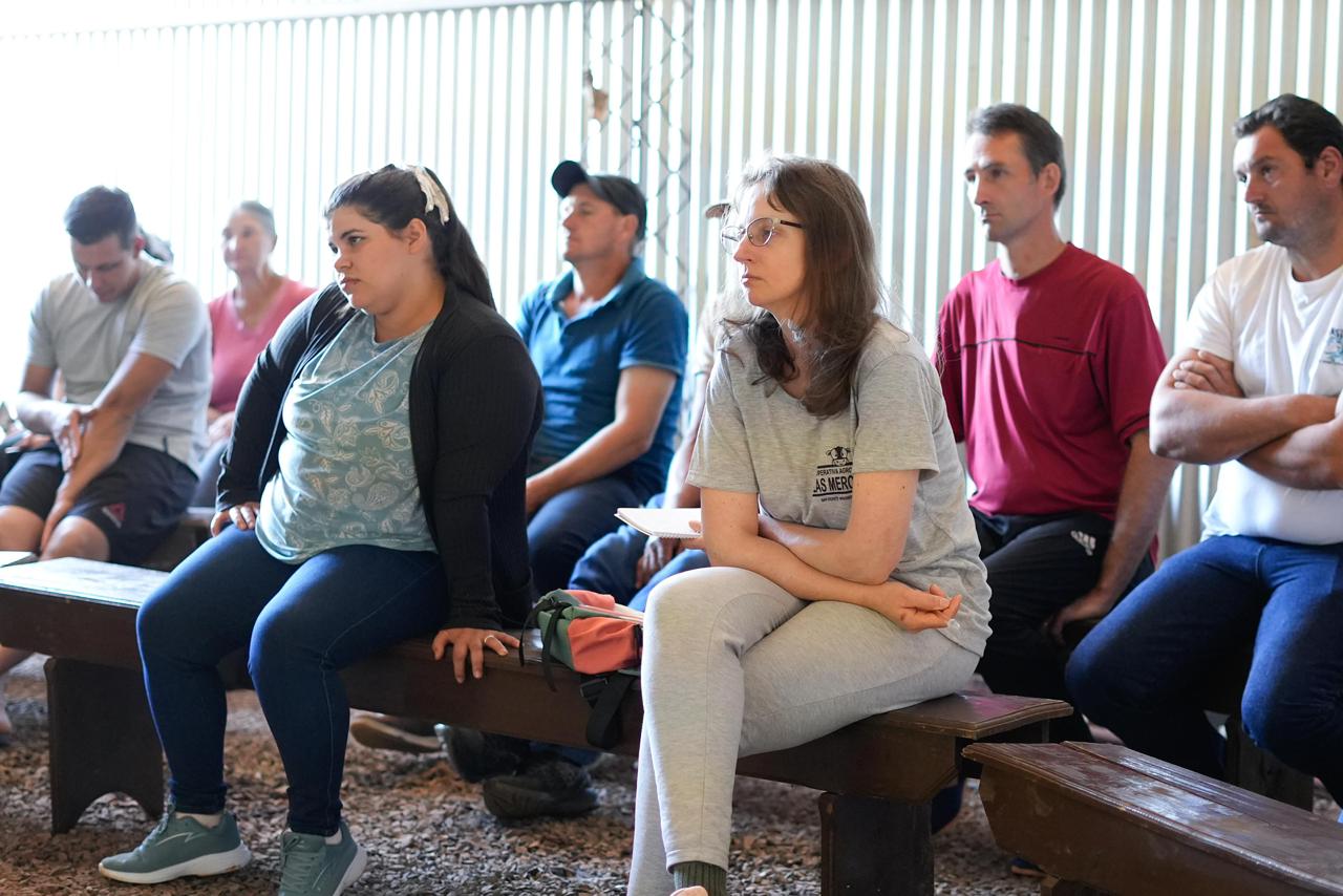 Romero Spinelli promueve la capacitación de los productores para mejorar la competitividad de la Cuenca Lechera del Alto Uruguay 9 Romero Spinelli promueve la capacitación de los productores para mejorar la competitividad de la Cuenca Lechera del Alto Uruguay imagen-8
