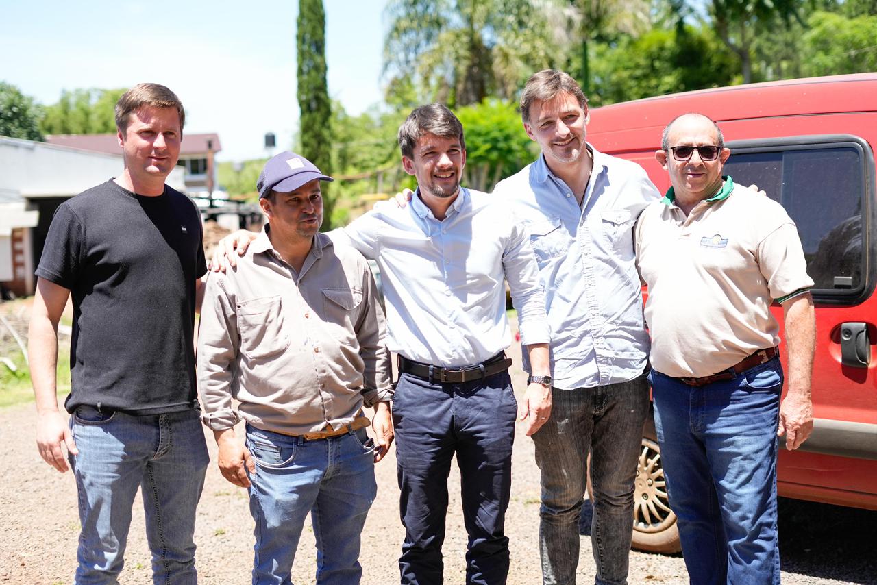 Romero Spinelli promueve la capacitación de los productores para mejorar la competitividad de la Cuenca Lechera del Alto Uruguay 15 Romero Spinelli promueve la capacitación de los productores para mejorar la competitividad de la Cuenca Lechera del Alto Uruguay imagen-14