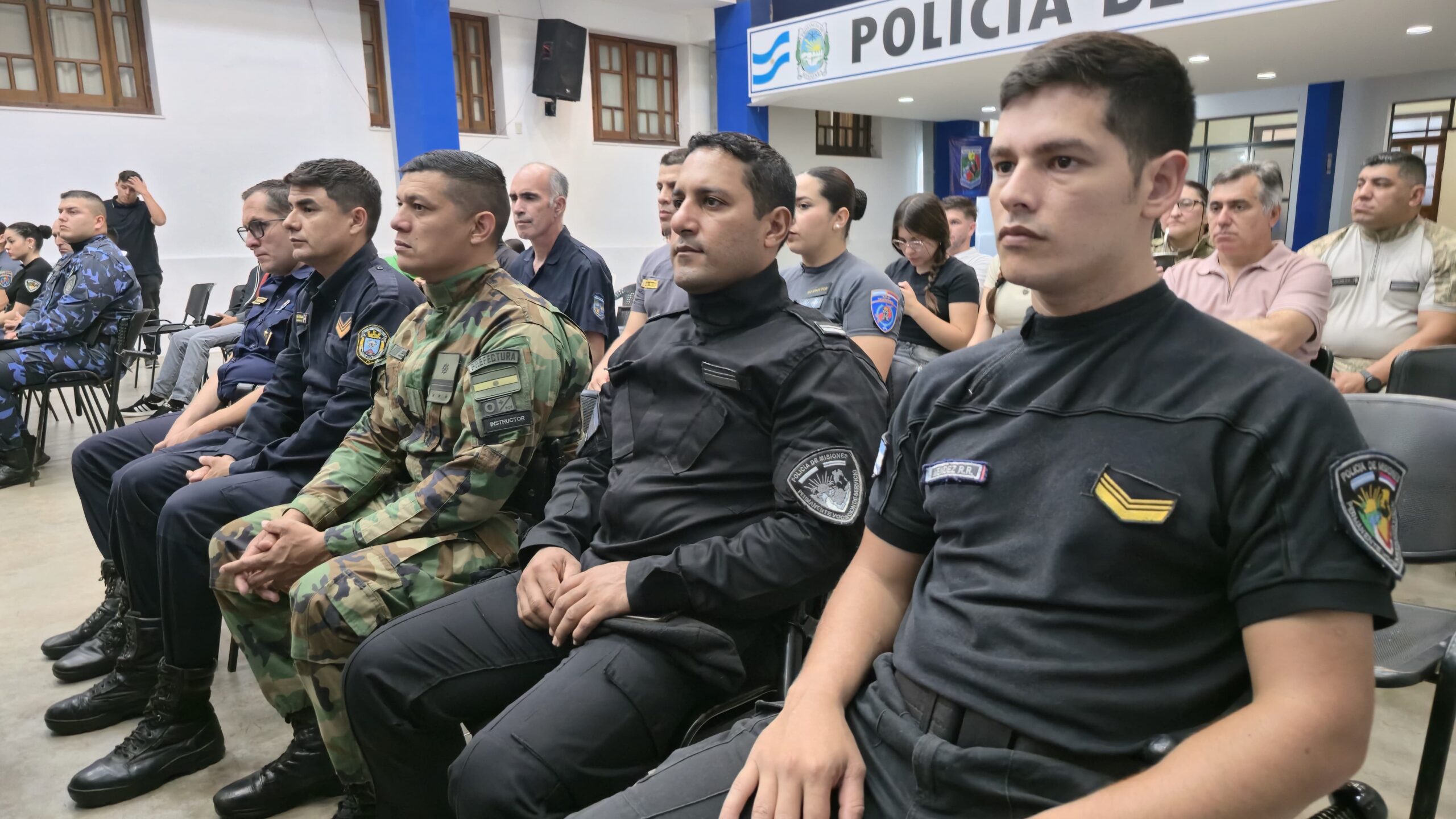 Con alcance internacional la Policía de Misiones formó a 28 nuevos instructores en defensa policial y uso racional de la fuerza 5 Con alcance internacional la Policía de Misiones formó a 28 nuevos instructores en defensa policial y uso racional de la fuerza imagen-4