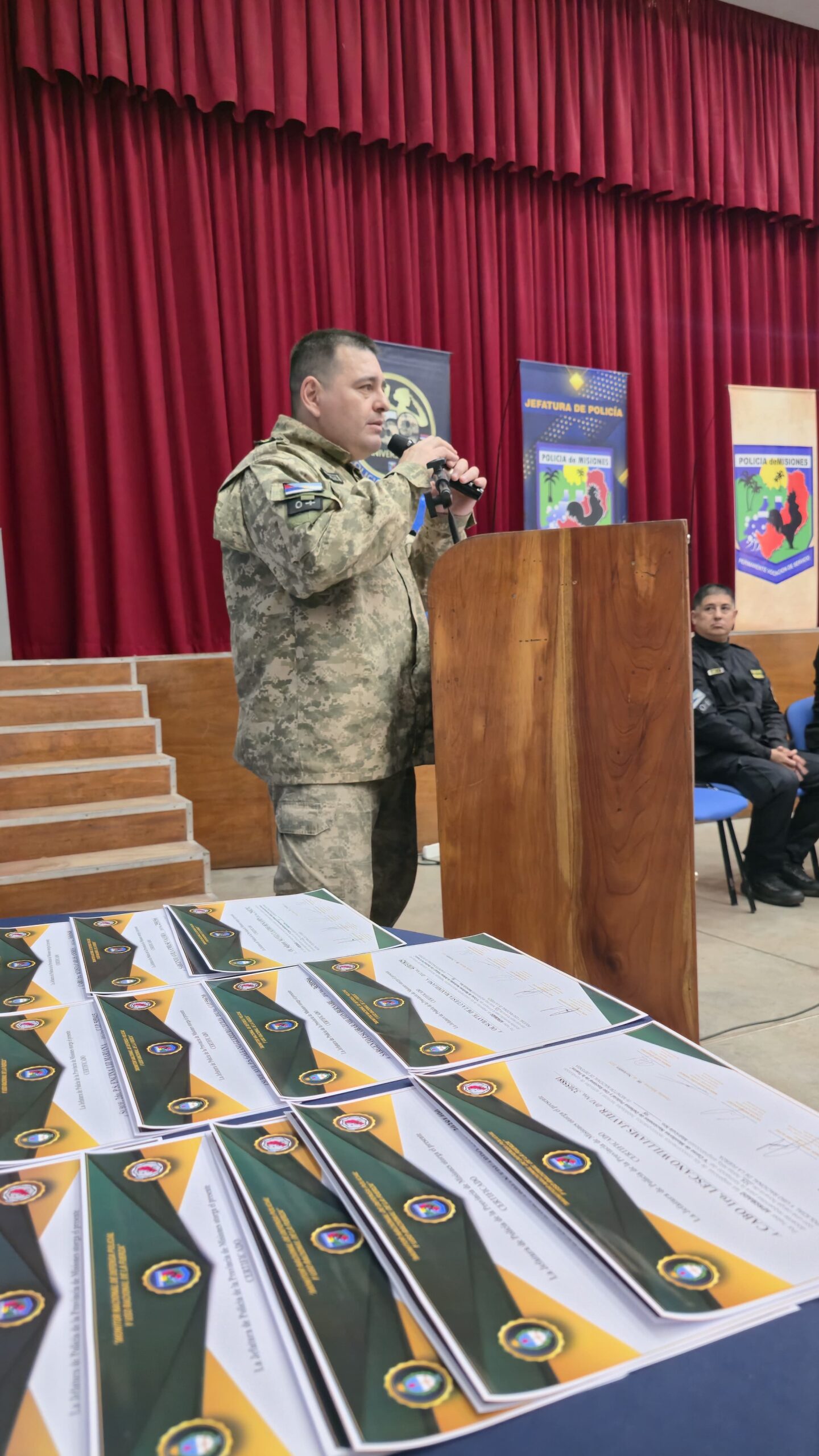 Con alcance internacional la Policía de Misiones formó a 28 nuevos instructores en defensa policial y uso racional de la fuerza 7 Con alcance internacional la Policía de Misiones formó a 28 nuevos instructores en defensa policial y uso racional de la fuerza imagen-6
