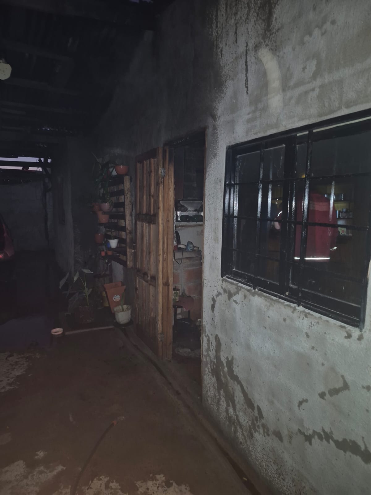 Incendio de vivienda en el barrio Gottschalk de Garupá dejó un hombre con lesiones leves imagen-4