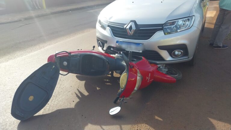 Una mujer resultó herida tras un choque entre una moto y un auto en Posadas imagen-38