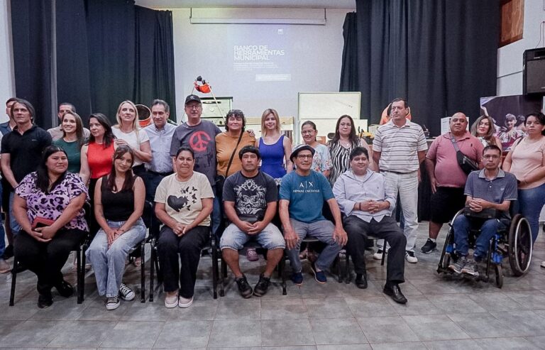 Passalacqua acompañó la primera entrega del Banco de Herramientas de Montecarlo y la inauguración del EMAPA imagen-31