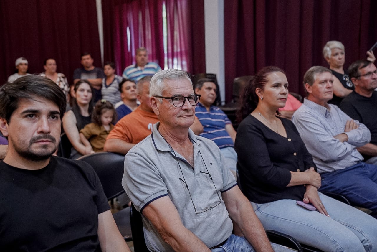Passalacqua acompañó la primera entrega del Banco de Herramientas de Montecarlo y la inauguración del EMAPA imagen-2