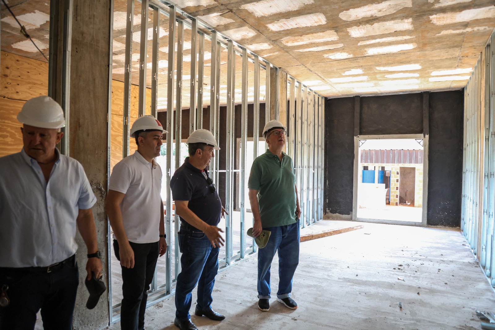 Passalacqua destacó el avance del hotel Four Points by Sheraton en Iguazú y el trabajo conjunto entre el sector público y privado 3 Passalacqua destacó el avance del hotel Four Points by Sheraton en Iguazú y el trabajo conjunto entre el sector público y privado imagen-2