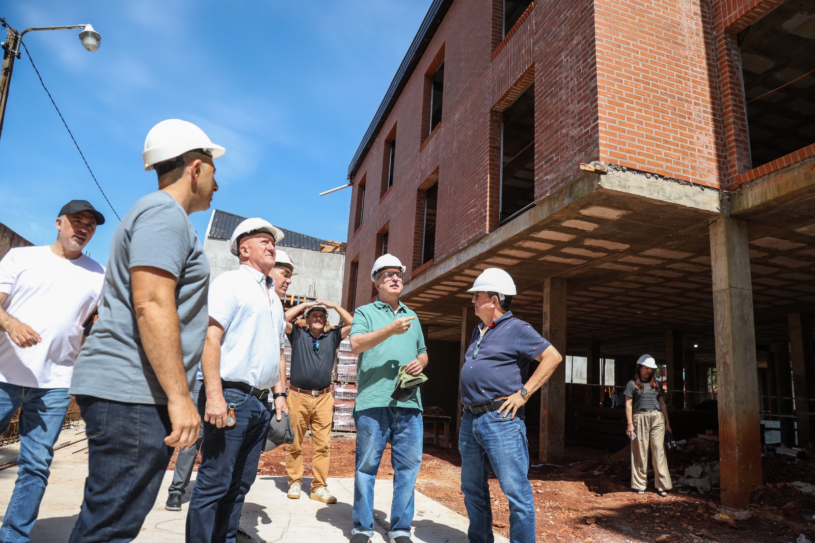 Passalacqua destacó el avance del hotel Four Points by Sheraton en Iguazú y el trabajo conjunto entre el sector público y privado 17 Passalacqua destacó el avance del hotel Four Points by Sheraton en Iguazú y el trabajo conjunto entre el sector público y privado imagen-16