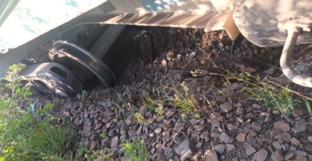 Vagones de un tren de carga que llevaba cemento descarrilaron en Apóstoles imagen-4