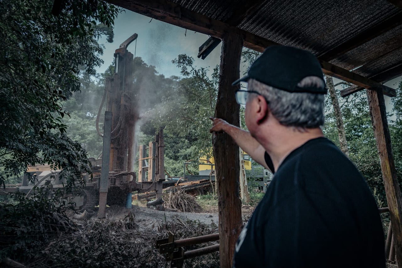 Guaraní: el Gobernador supervisó la obra de perforación de pozo en Paraje Picada Yapeyú que beneficiará a numerosas familias 5 Guaraní: el Gobernador supervisó la obra de perforación de pozo en Paraje Picada Yapeyú que beneficiará a numerosas familias imagen-4