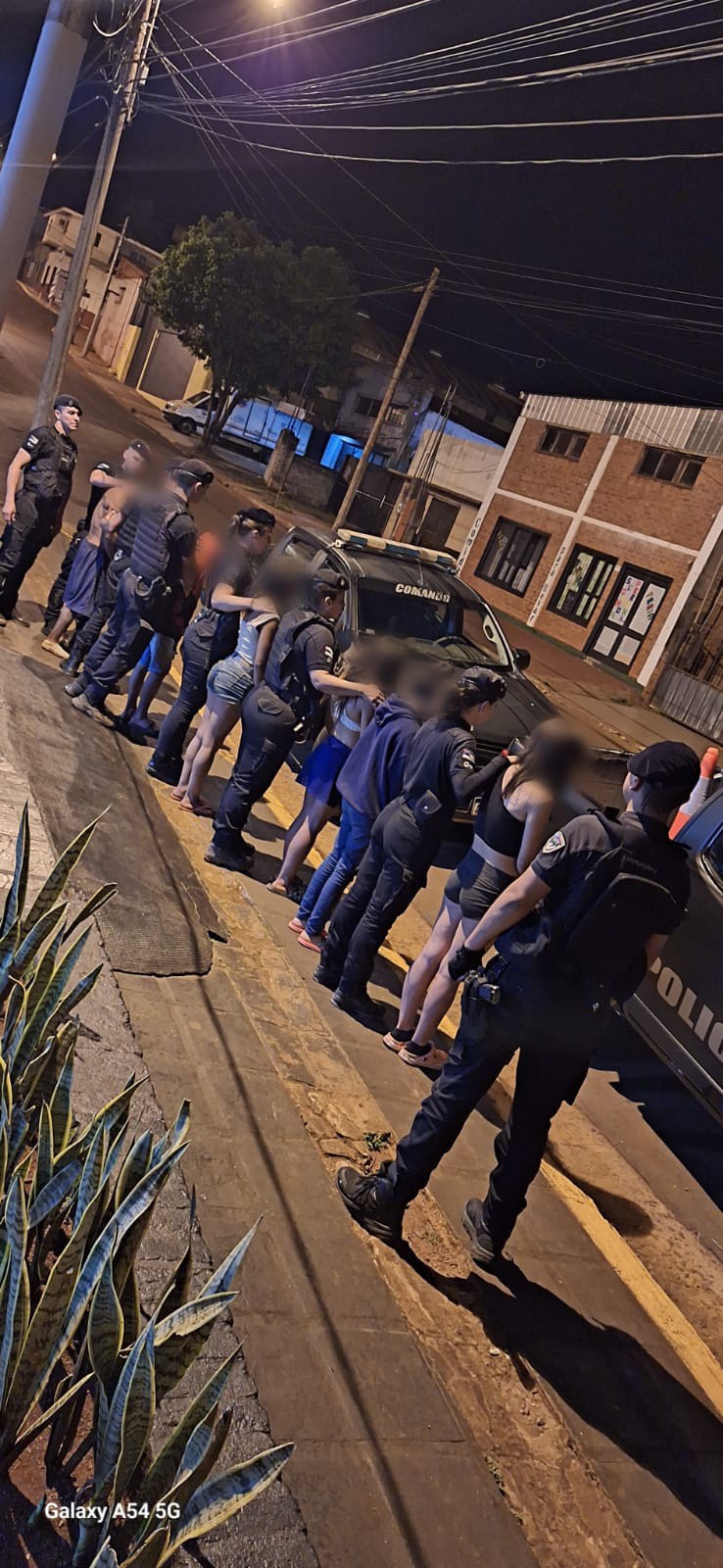 La Policía intervino en una gresca entre jóvenes en Oberá: un detenido y cinco demorados 3 La Policía intervino en una gresca entre jóvenes en Oberá: un detenido y cinco demorados imagen-2